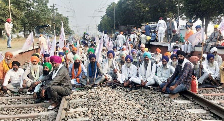 Punjab farmers' rail bloackade