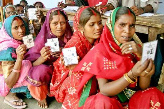 Bihar Elections: Large Number of Women, Youth Turn up to Vote Despite COVID Fear