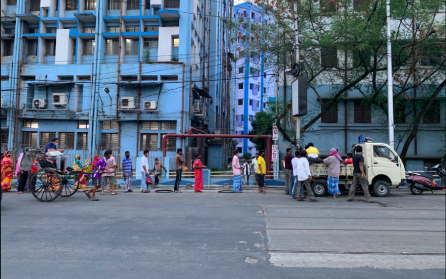Food being provided near R. G. Kar Medical College & Hospital during Covid-19