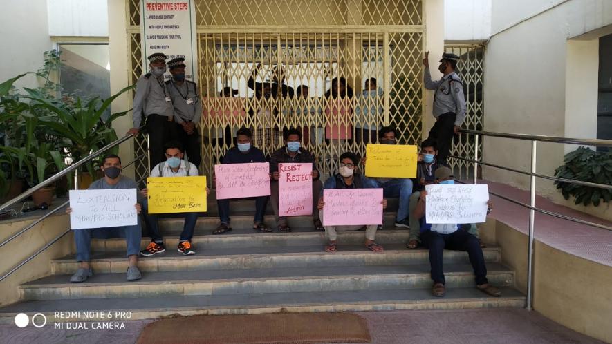 Hyderabad University Students’ Protest, Demand that Admin Fills up Vacant Seats