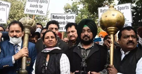 Farmers' protest - sports persons return awards in solidarity