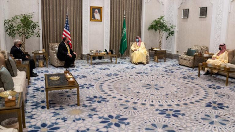 Crown Prince Mohammed bin Salman (R) received US Secretary of State Mike Pompeo, Neom, Saudi Arabia, Nov. 22, 2020