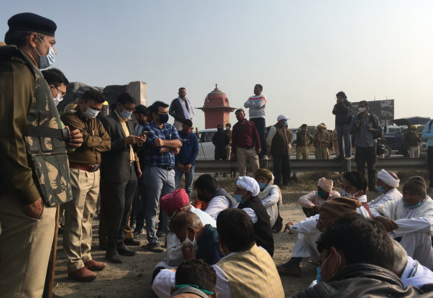 protesting farmers raj haryana border.