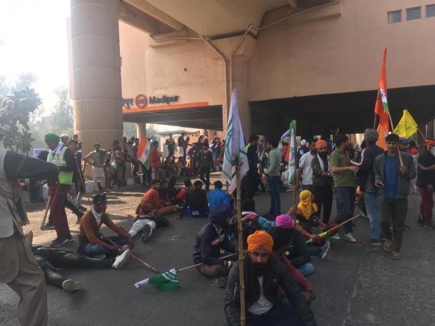 Farmers temporarily halt at Madipur Metro Station