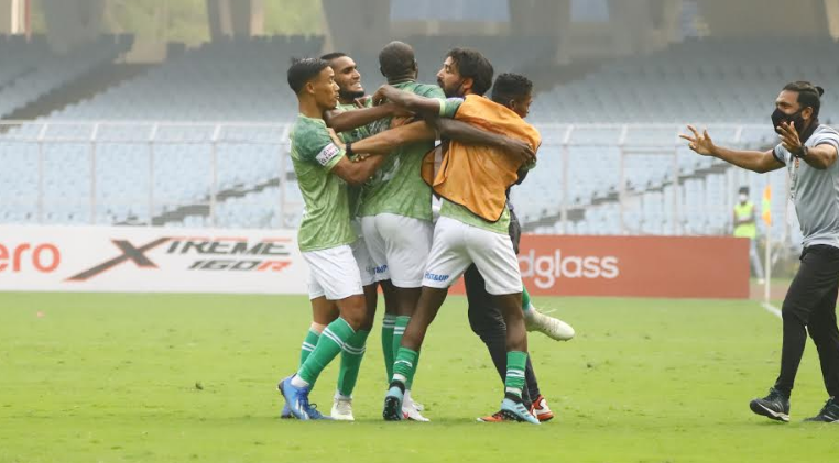 Gokulam Kerala players celebrate vs Roundglass Punjab FC