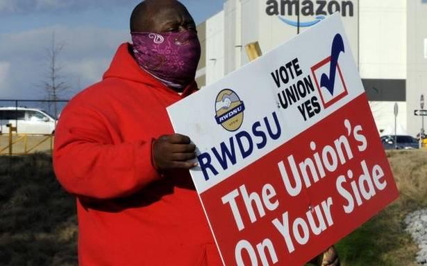 In US, Amazon Faces Biggest Unionisation Push in its History