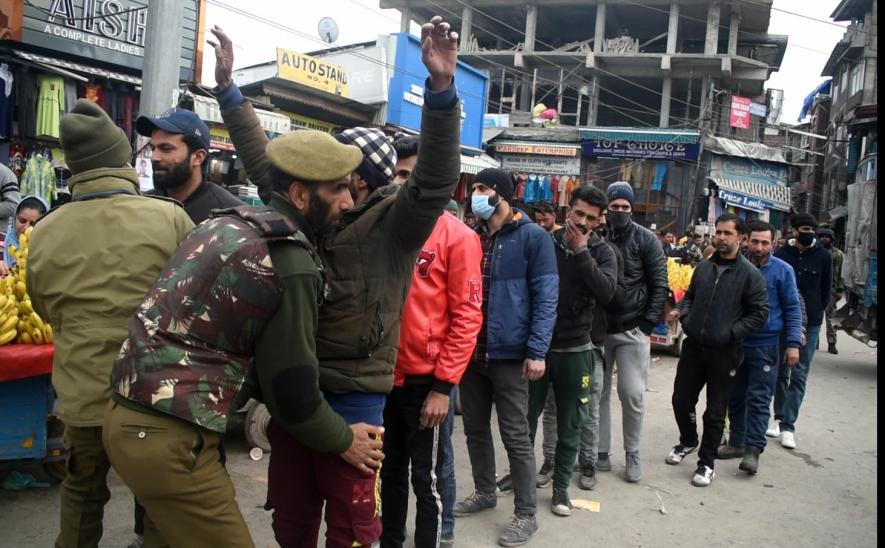 Jammu and Kashmir: Surprise Crackdown in Srinagar Brings Back Troubled Memories, Impedes Life
