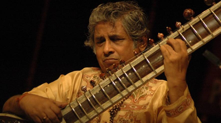 Sitar Maestro Pandit Debu Chaudhuri Dies of COVID-Related Complications