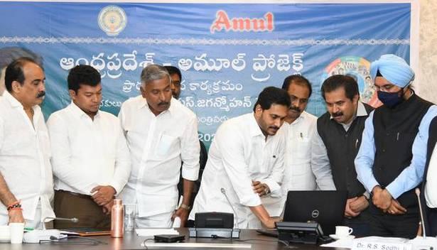 ‘Don’t Lease Dairy Properties to Amul’: Left Parties, Farmers’ Unions Demand Andhra Govt