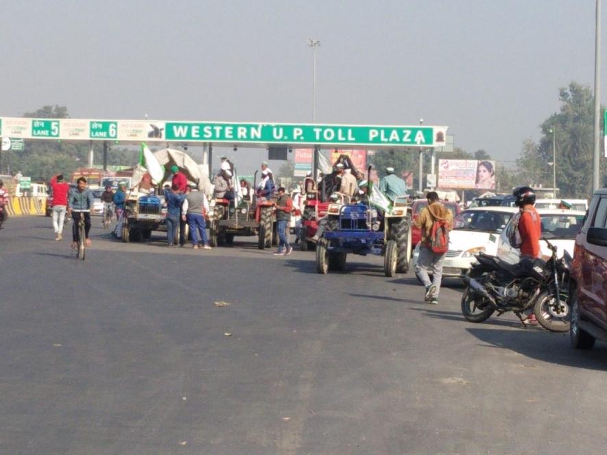 'Time to Reclaim Ghazipur Border': Thousands of Farmers Begin Tractor March from West UP