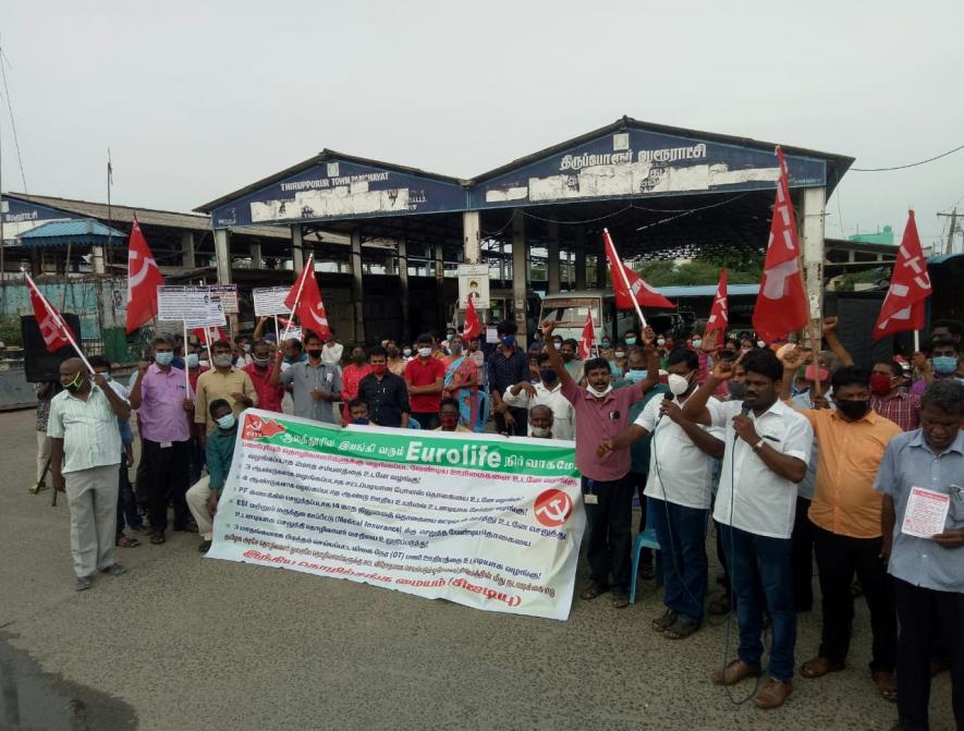 Protest outside Thiruporur bus depot