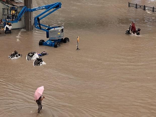 Death Toll Mounts to 302 in Worst Floods Ever in China's Henan Province