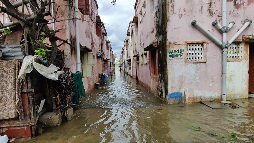Flood in Perumbakkam. Image courtesy: Lakshmi Kanth Bharathi
