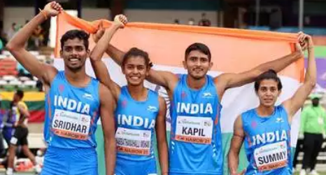 Indian mixed relay quartet at U20 World Championships