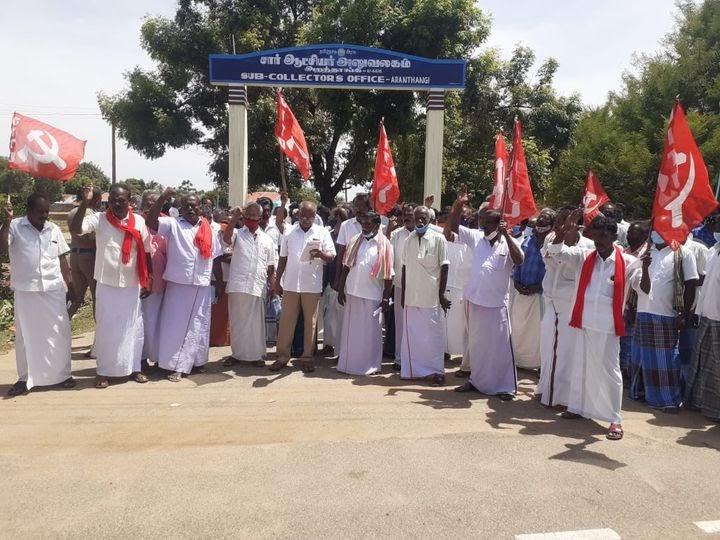 Image courtesy: CITU, Tamil Nadu. Bullock-cart workers demand sand quarry