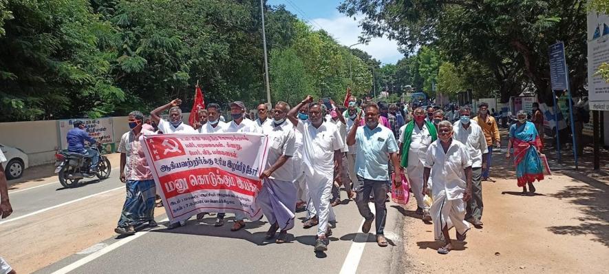 Farmers took out a rally to the district revenue office in Tiruvannamalai district