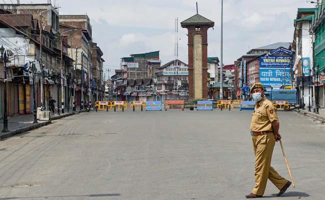 Curfew Reimposition in Parts of Srinagar due to Rise in COVID Cases Sparks Concern