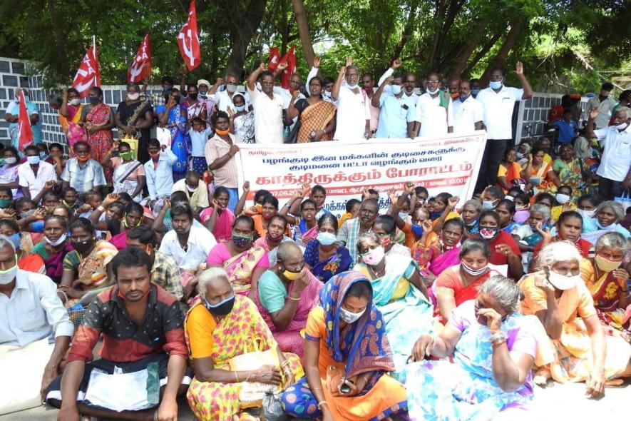 TNTA leading a protest in Tiruvallur district on demands of the Irular tribe (Courtesy: Theekkathir)