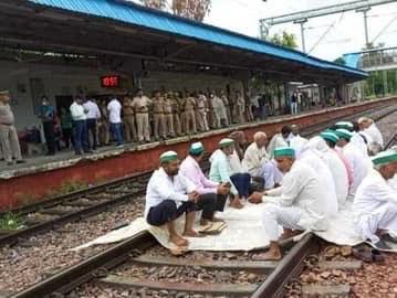 UP: Farmers Occupy Tracks During ‘Rail Roko’, Many Leaders Arrested