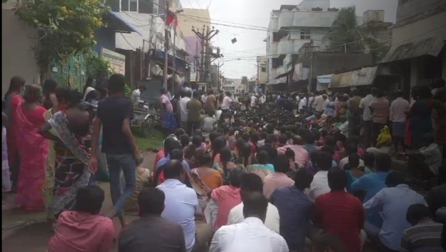 Protest to categorise Bethel Nagar as Natham Poromboke. Image courtesy: Arul