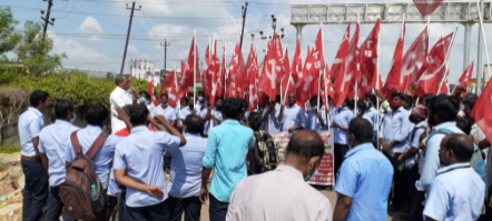 JBM workers on protest. Image courtesy: CITU Kancheepuram.