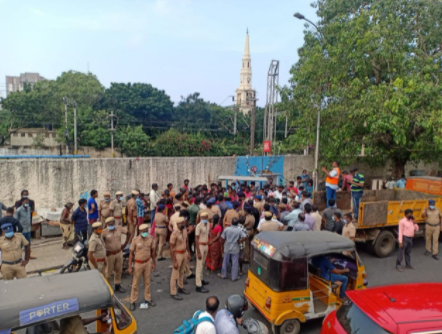Pavement families being evicted in Egmore