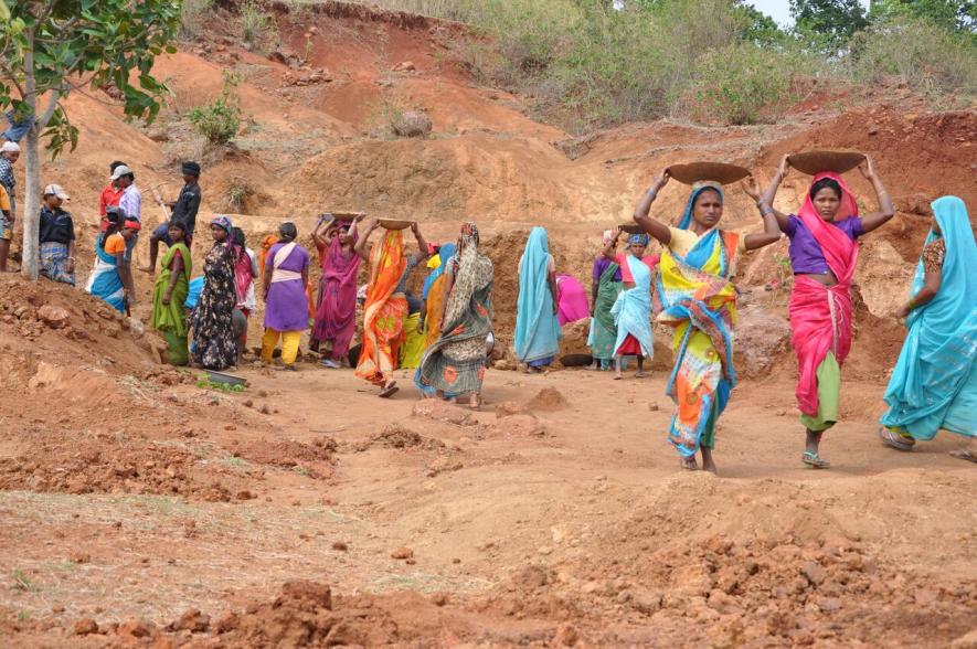 MGNREGA Execution Poor in West Bengal, Centre's Attitude Also Questioned by Social Activists