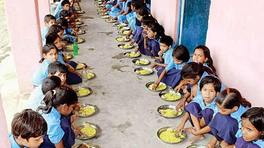 UP: Nearly 3.5 Lakh Mid-Day Meal Cooks Not Paid Honorarium For 8 Month, Many Face Starvation
