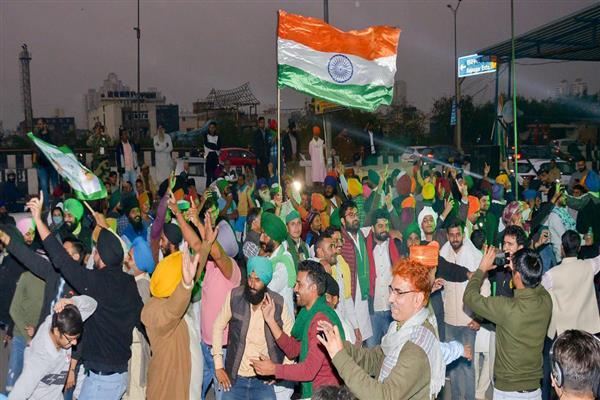 Celebrations Begin as Punjab, Haryana Farmers Head Home After 'Victory'
