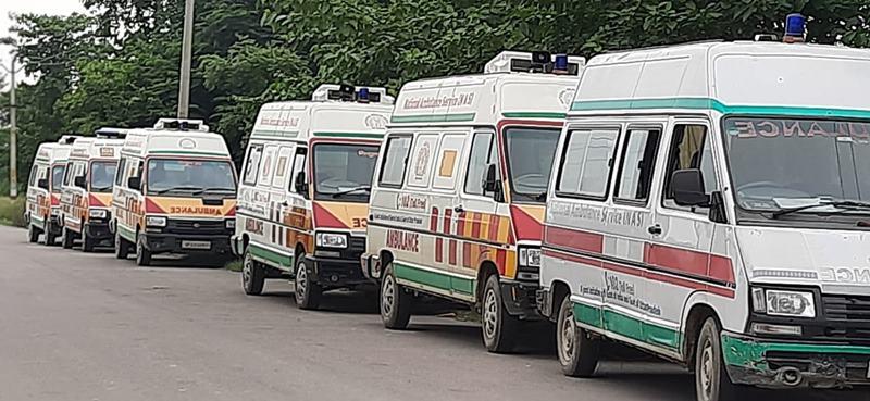 UP: 102, 108 Ambulance Workers Hold Protest, Demand Reinstatement of 10,000 Workers