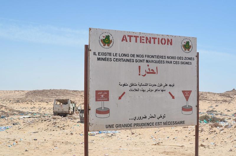 Western Sahara / Mauritania border in Guarguarate