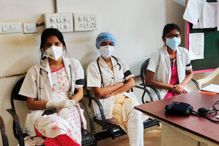 Delhi: Black Ribbon Protest by Nursing Staff in Delhi Govt Hospitals over Pending Ex-Gratia
