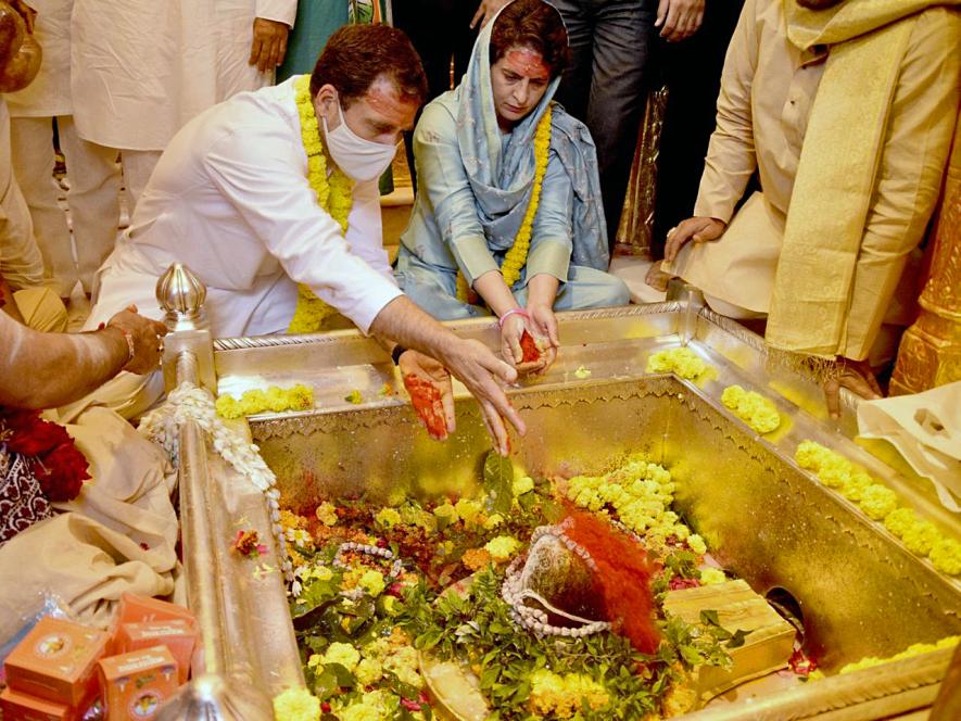 Rahul Gandhi and Priyanka Gandhi offering prayers at Kashi Vishwanath Temple