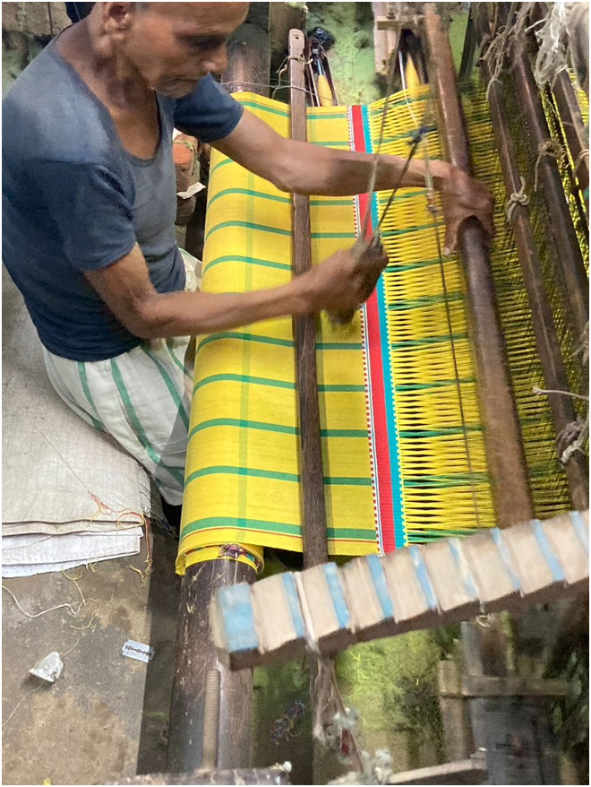 Biharilal making a lehenga