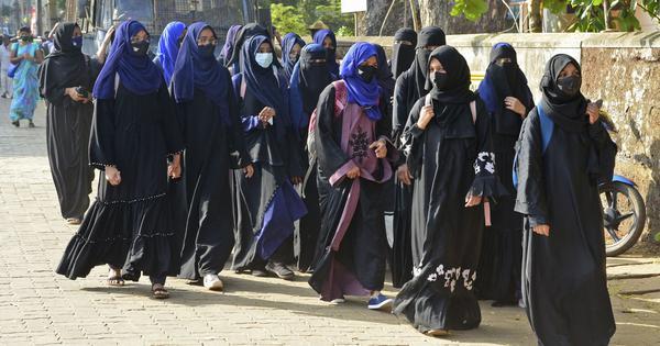 Hypocrisy of BJP: Hijab Intrudes in Secular Schools, but Gita is Welcome