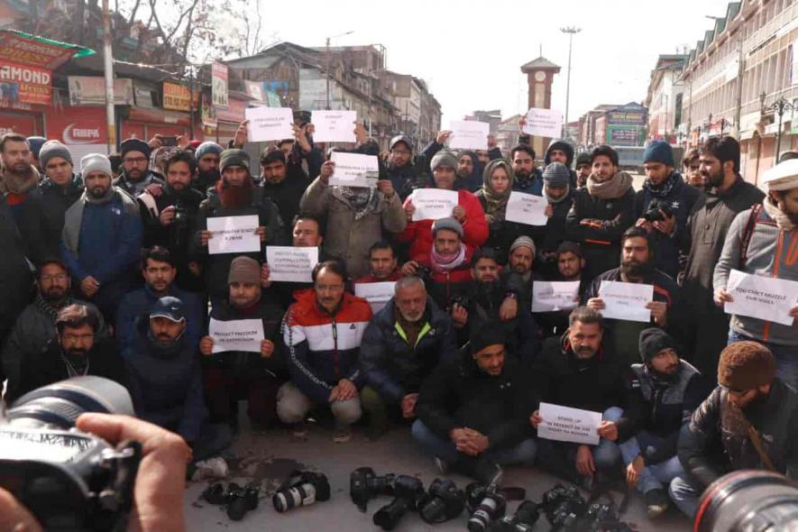 ‘Extensive Curbs Slowly Choking’ Media in Kashmir