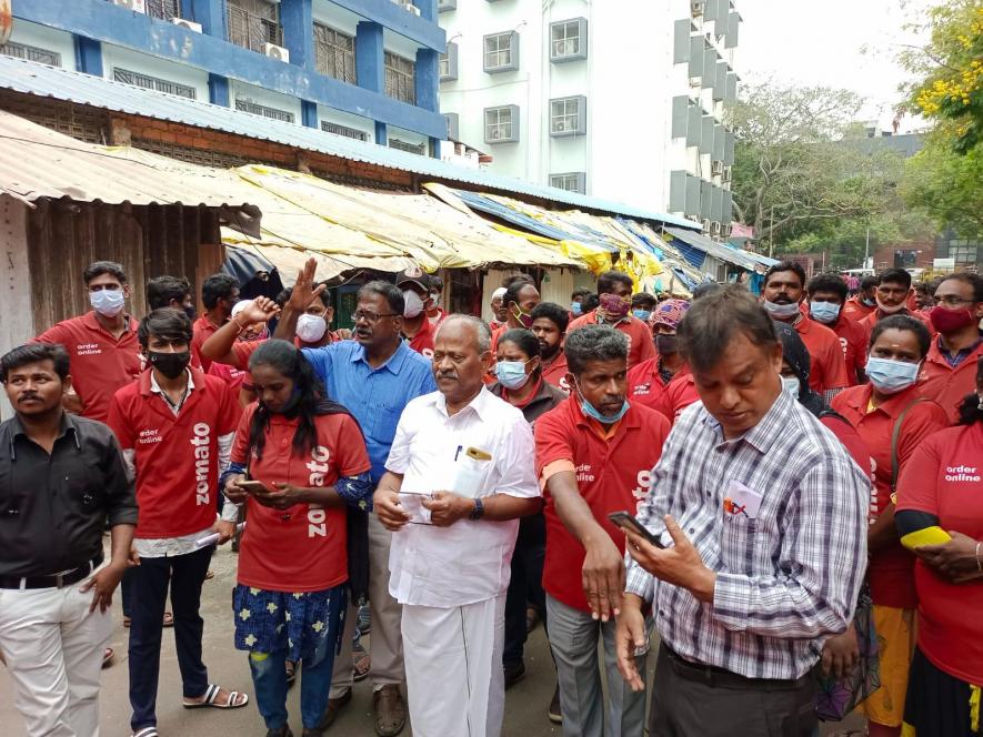 CITU state president A Soundarrajan addressed the protesting Zomato delivery partners in Chennai on March 20 (Courtesy: Jaffer Hussain)