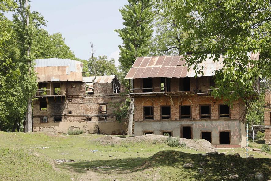 Abandoned Houses of migrant Pandits in Hawal village of Pulwama, South Kashmir. | Photo:  Kamran Yousuf 