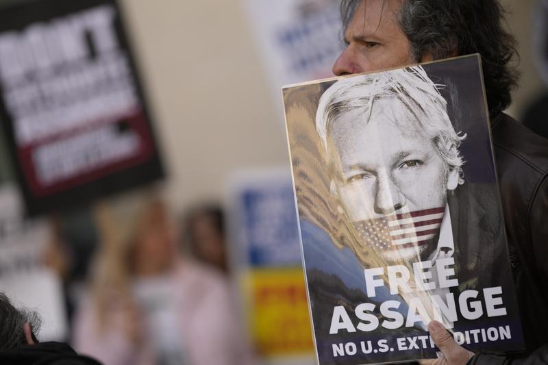British Judge Approves Assange Extradition to US, Sends Decision to UK Govt