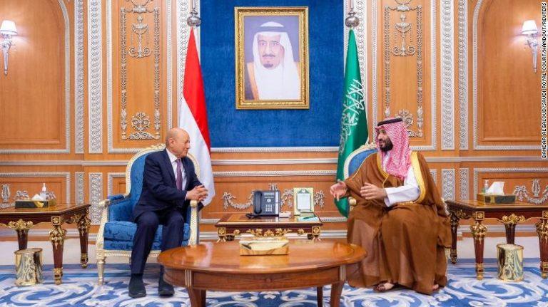 Saudi Crown Prince Mohammed bin Salman (R) received Yemen’s Presidential Leadership Council , Riyadh, April 7, 2022