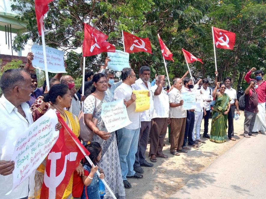 Protest held by CPI(M) outside the Perungudi dump on April 29