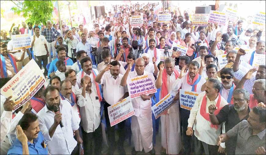 Left parties and VCK protest against the Centre. Image courtesy: Theekkathir