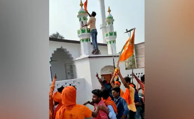 ‘Hindutva Forces Responsible for Planting Saffron Flag on Top of Mosque’: PUCL Bihar