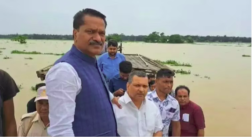 Assam BJP MLA ‘Threatens’ Civil Servants During Flood Relief Work Inspection