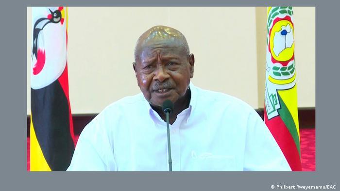 Uganda's President Yoweri Museveni has vowed not to cut taxes on grain exports