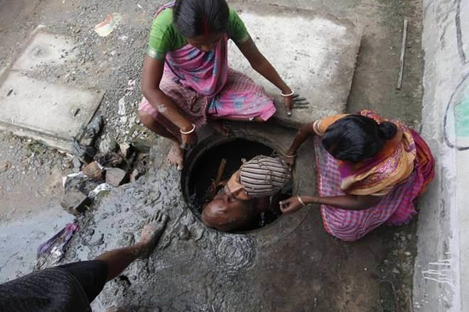 UP: Not Provided With Safety Equipment, Another Sanitation Worker Dies Cleaning a Sewer