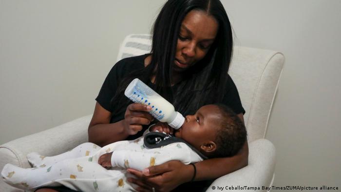 Some mothers experience health problems that make breastfeeding painful and opt for formula instead