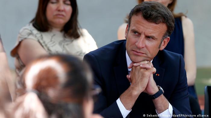 Experts say Macron's En Marche party will make decisive gains in the second round of elections