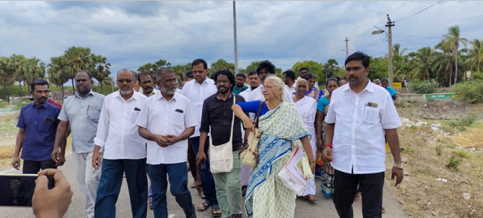 Medha Patkar and activists visiting the Udangudi TPS project site on May 26 (Image Courtesy: Prabhakaranan V)