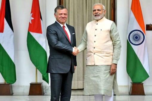Prime Minister Modi (R) and Jordan’s King Abdullah addressed the conference ‘Islamic Heritage: Promoting Understanding and Moderation’ in New Delhi on February 28, 2018 